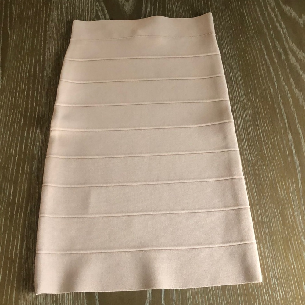 BCBGAXAZRIA power skirt, size xsmall blush color